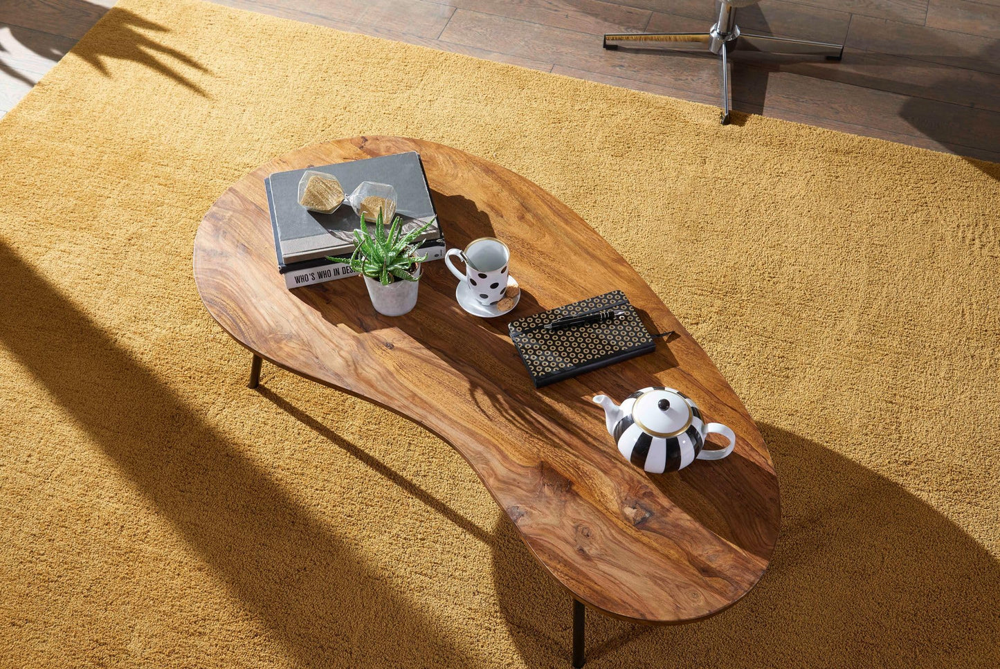 Table Basse Bois Massif Sheesham Table de Salon 122 x 36 x 63 cm | Table d'appoint Style rétro | Meubles en Bois Naturel Table de Sofa avec des Jambes en métal